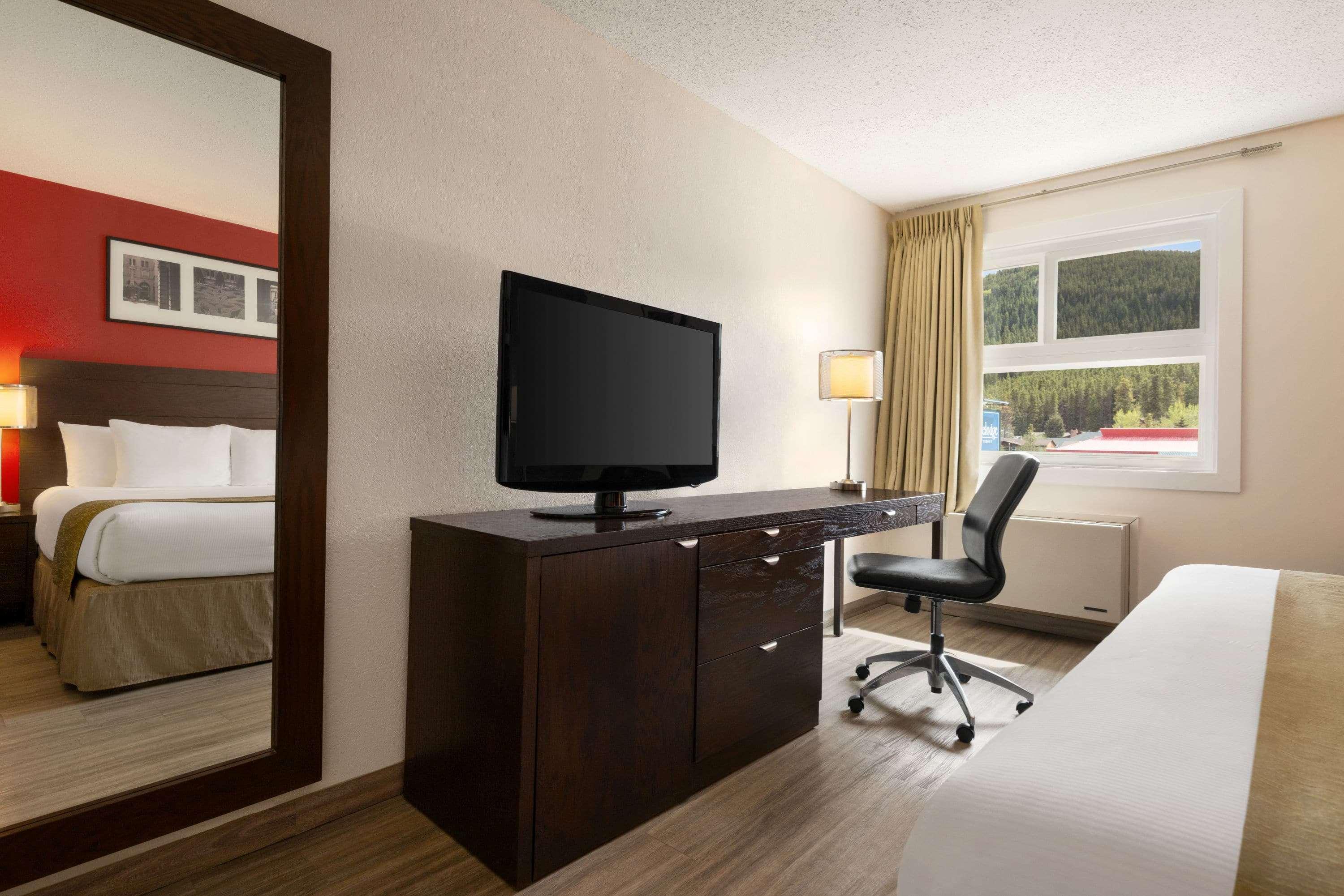 Travelodge By Wyndham Blairmore מראה חיצוני תמונה