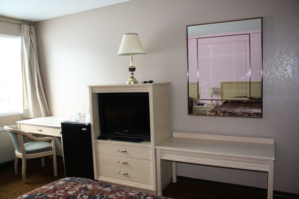 Travelodge By Wyndham Blairmore מראה חיצוני תמונה