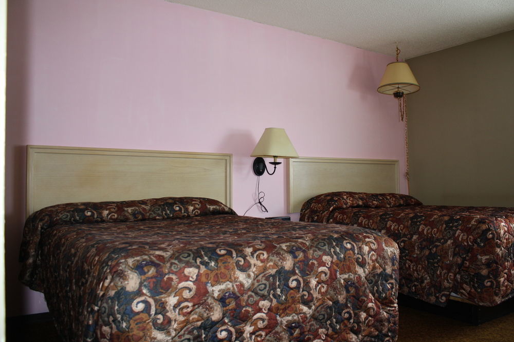 Travelodge By Wyndham Blairmore מראה חיצוני תמונה