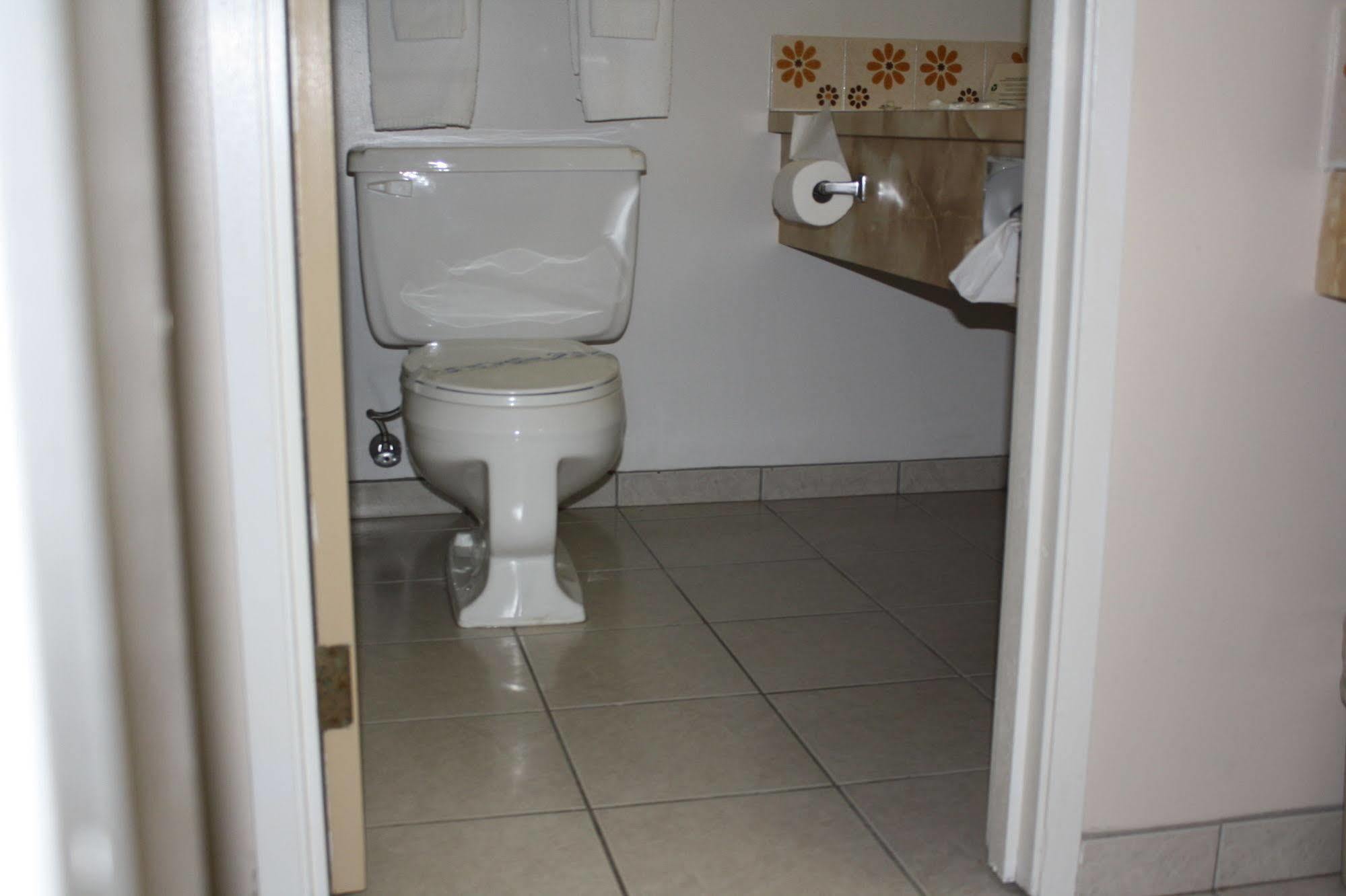 Travelodge By Wyndham Blairmore מראה חיצוני תמונה