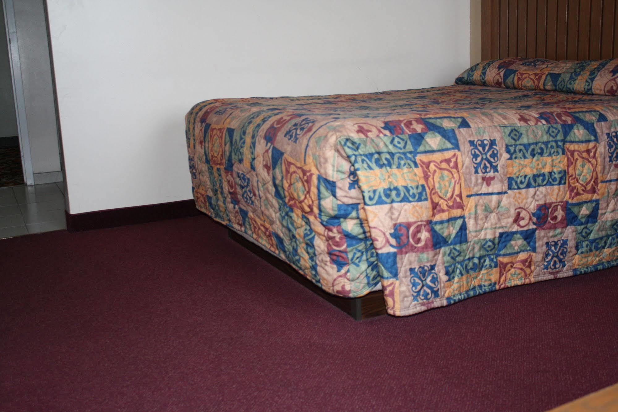 Travelodge By Wyndham Blairmore מראה חיצוני תמונה