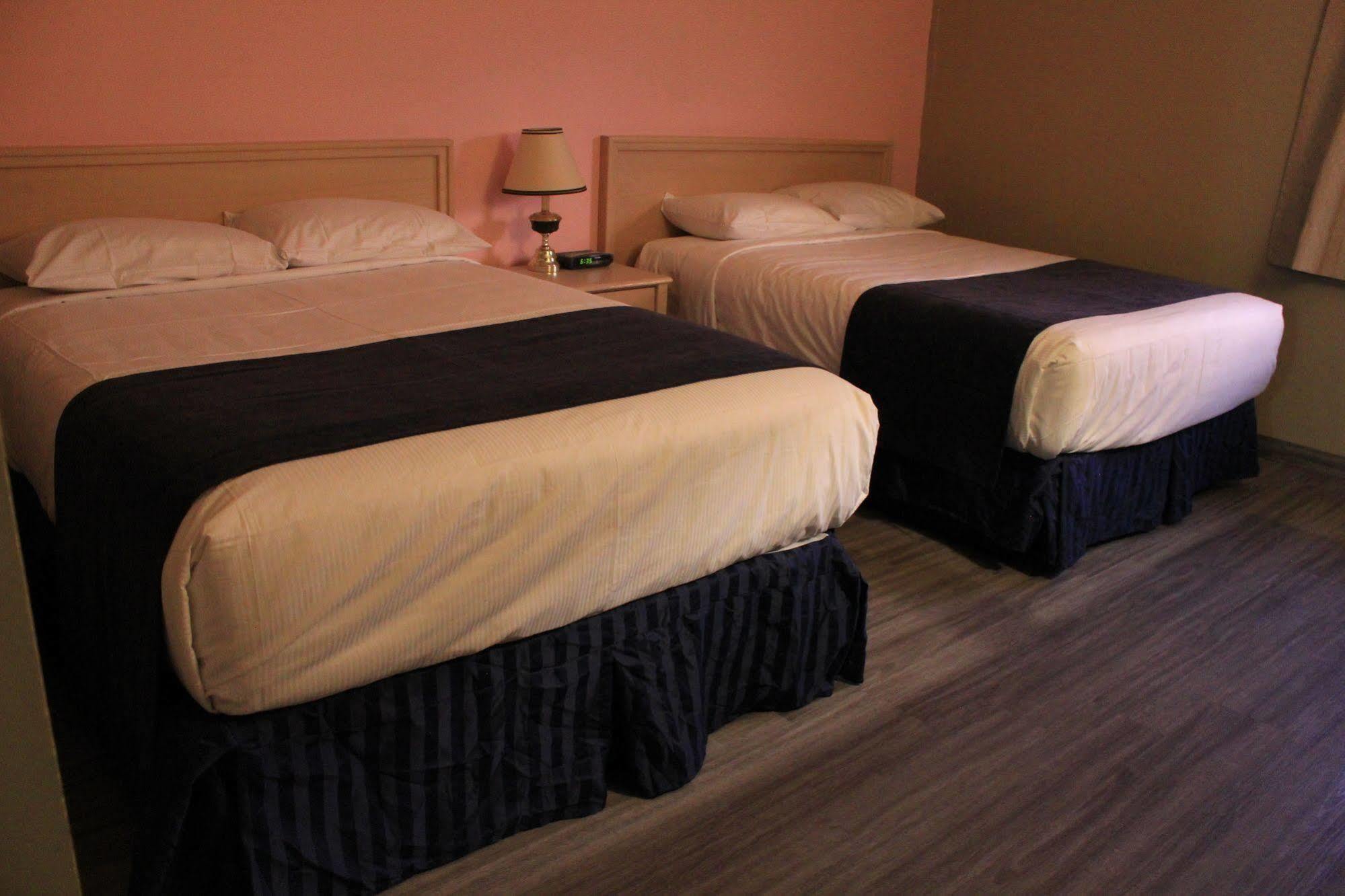 Travelodge By Wyndham Blairmore מראה חיצוני תמונה